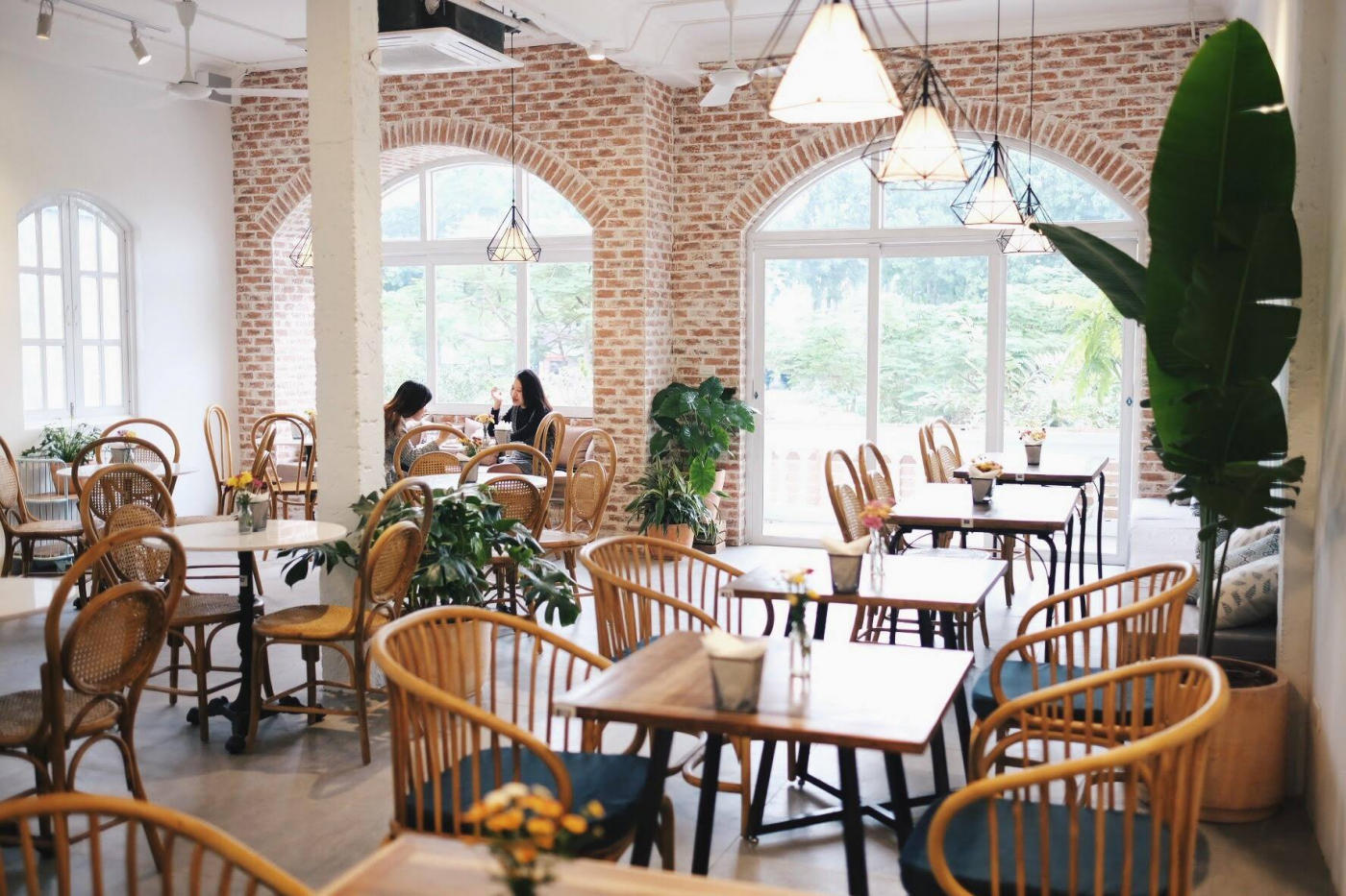 thiet-ke-noi-that-quan-cafe